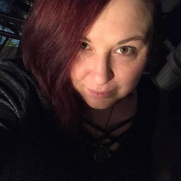 Meet your Posher, Sawndra - Picture 1 of 1